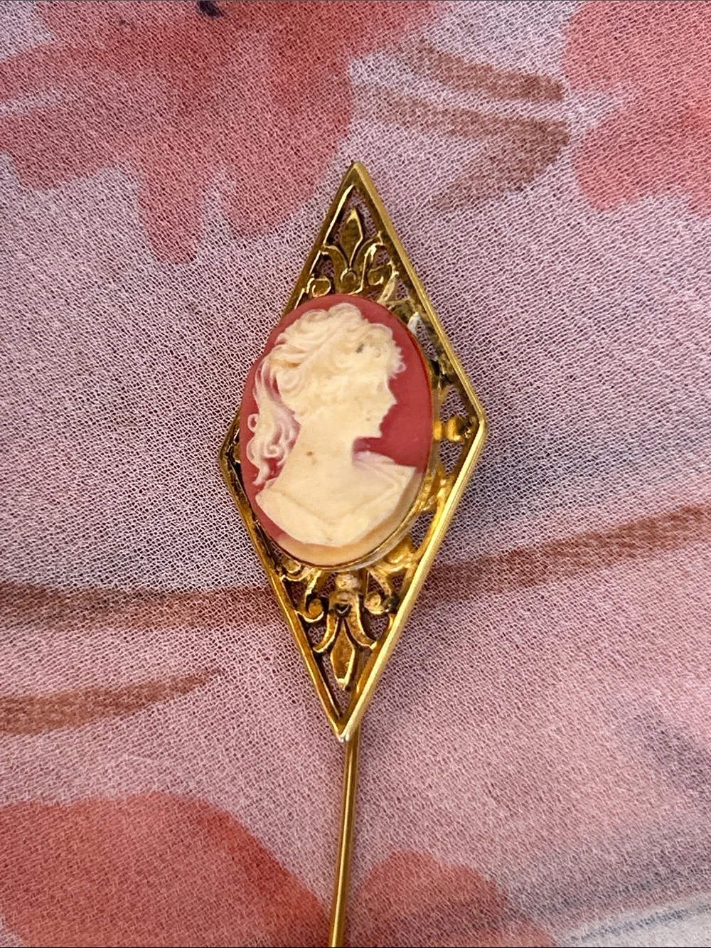 Vintage Gold Cameo Stick Pin with Pink and White Cameo - Picture 3 of 7